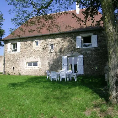 Spacieux Avec Jardin, Terrasse, Bbq Et Cheminee - Fr-1-489-4 Holiday home